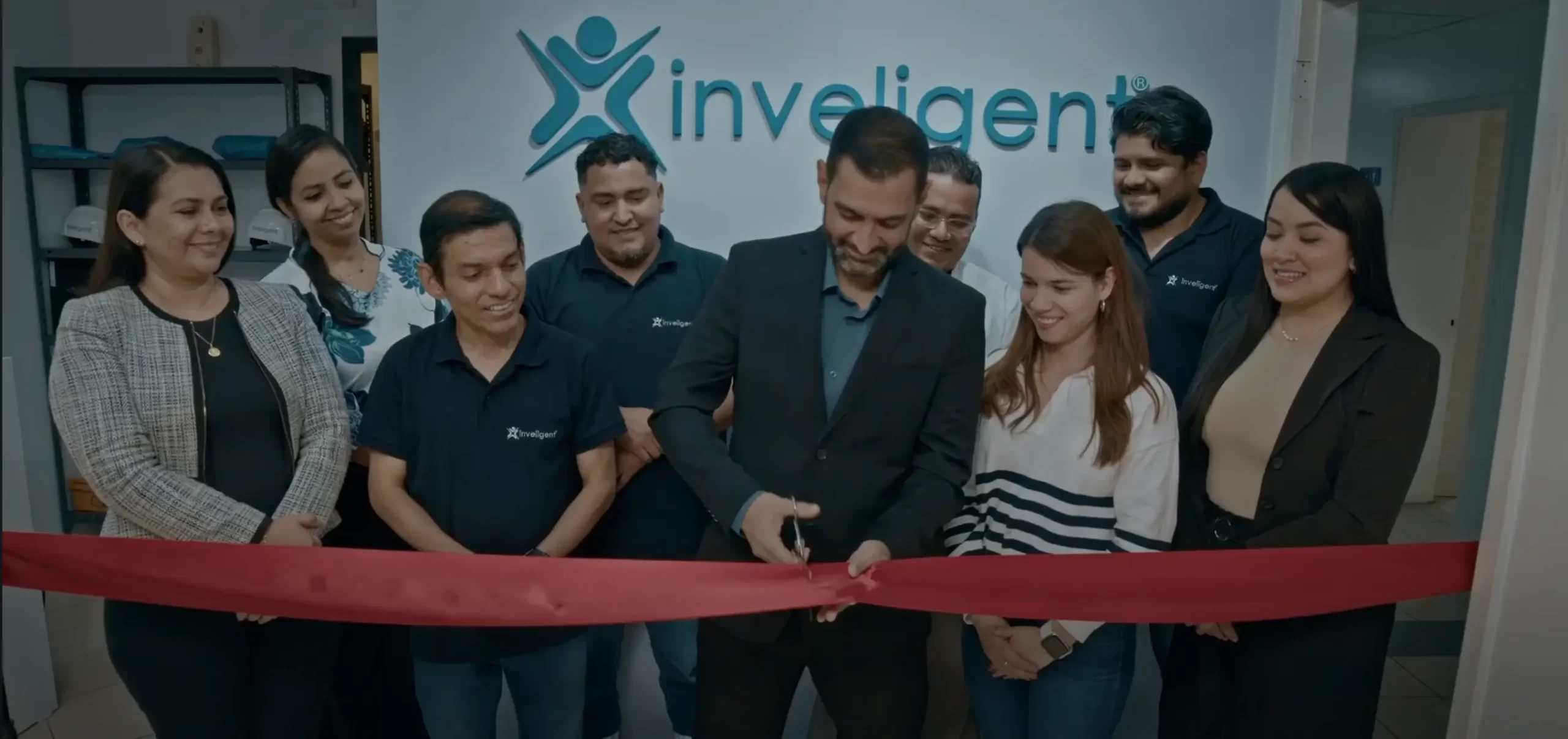 Apertura de nuevas oficinas en Guayaquil, inaugurando el nuevo espacio de trabajo